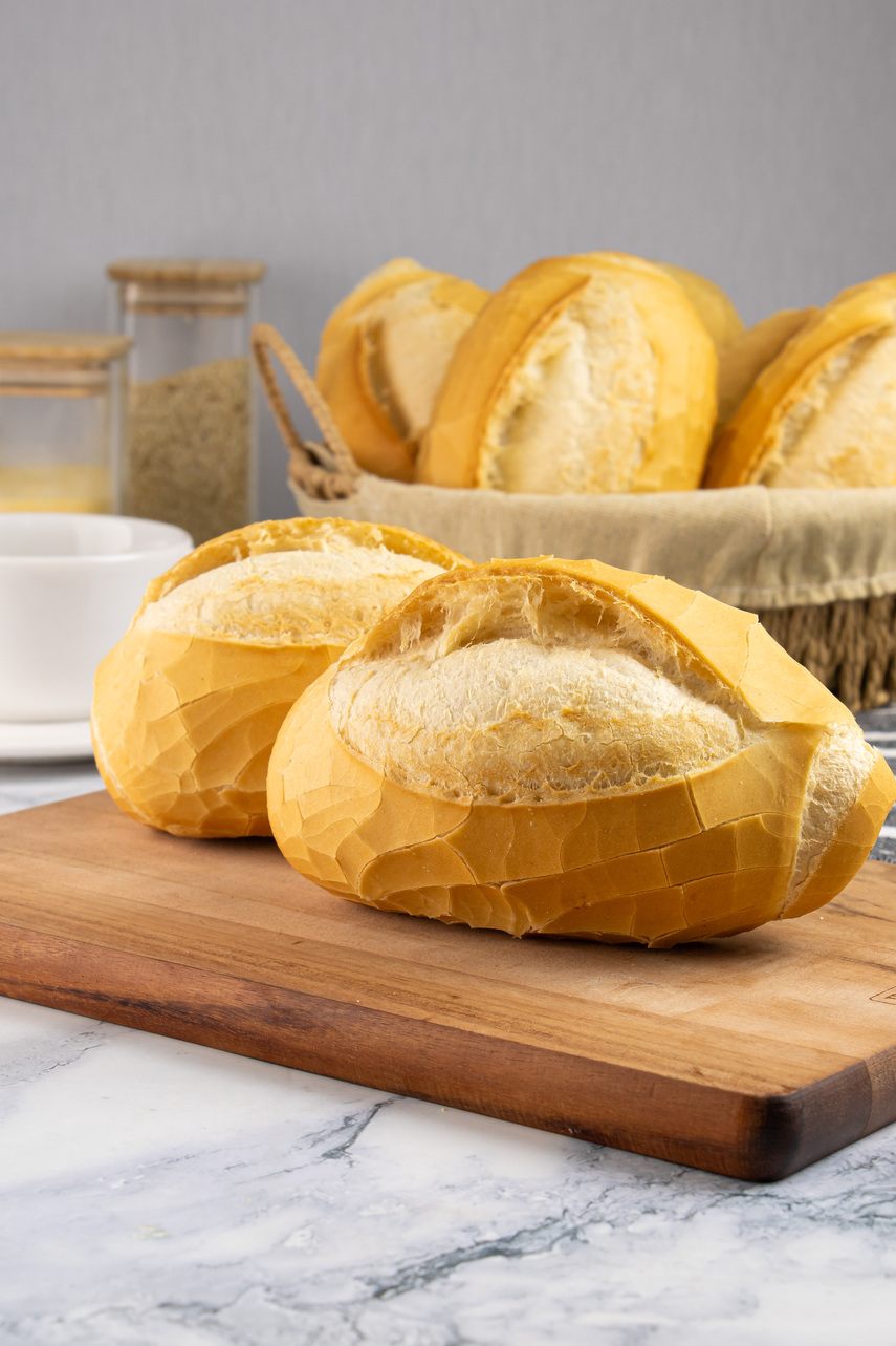 Pães franceses União sobre tábua de madeira